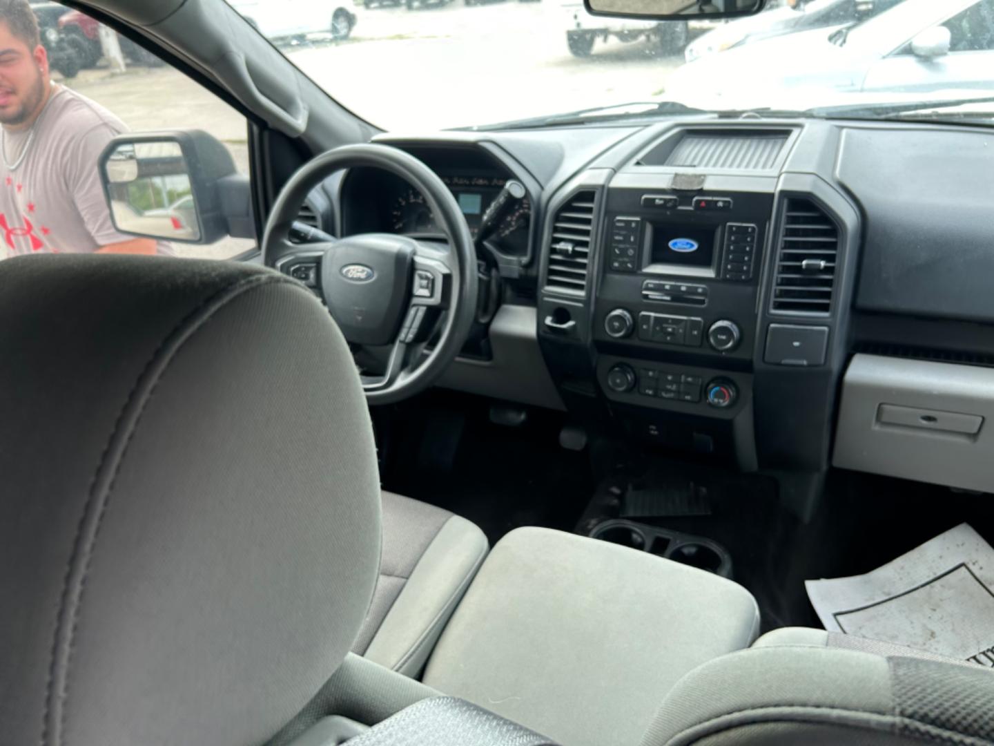 2019 White Ford F-150 (1FTEW1C55KK) with an 5.0L V8 F DOHC 32V engine, Automatic transmission, located at 1687 Business 35 S, New Braunfels, TX, 78130, (830) 625-7159, 29.655487, -98.051491 - Photo#5